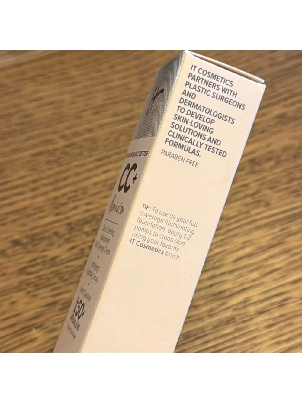 It Cosmetics Illumination Color Correcting Full Coverage SPF 50 Light bb 06/24